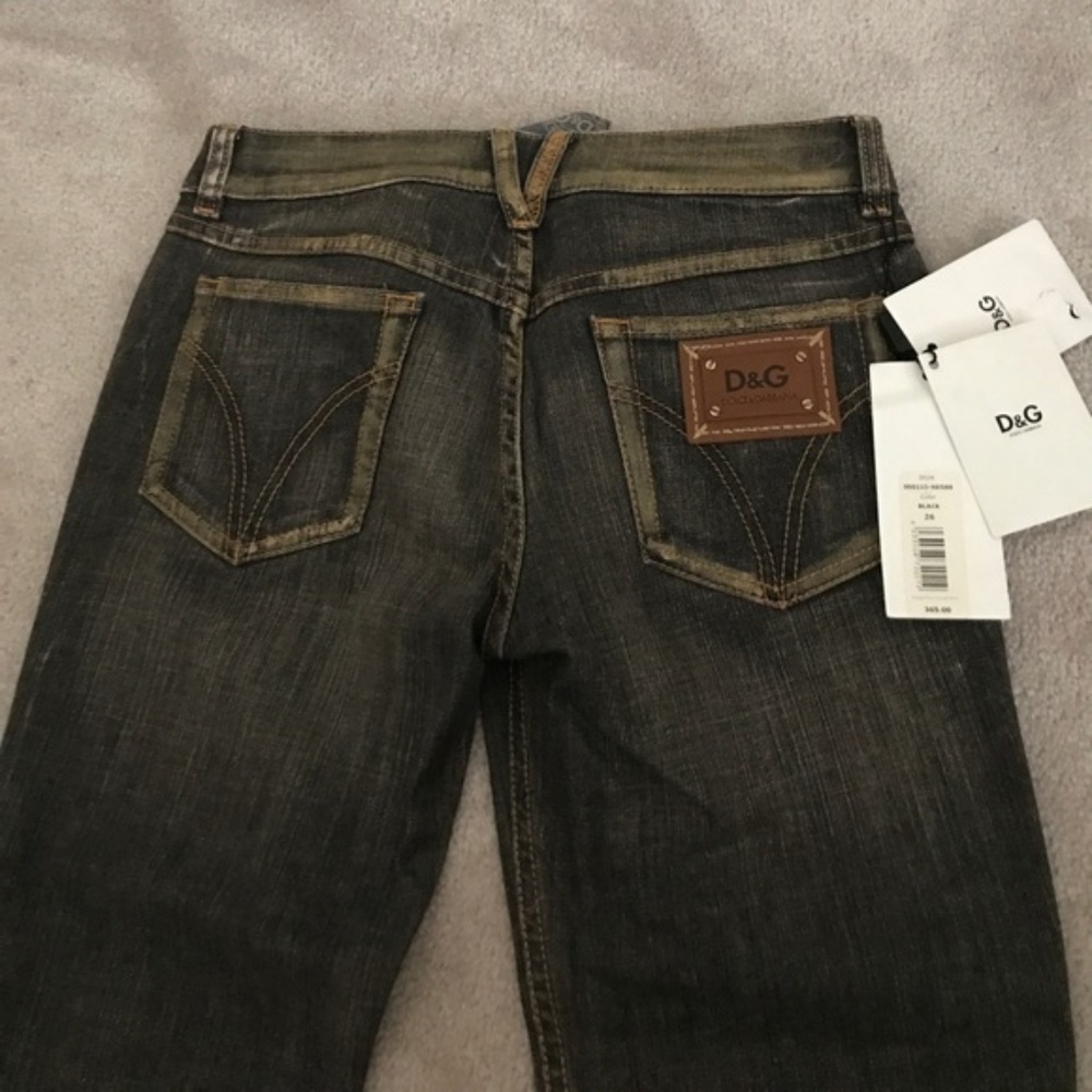 NWT Authentic D&G straight leg sz26 distressed jeans!